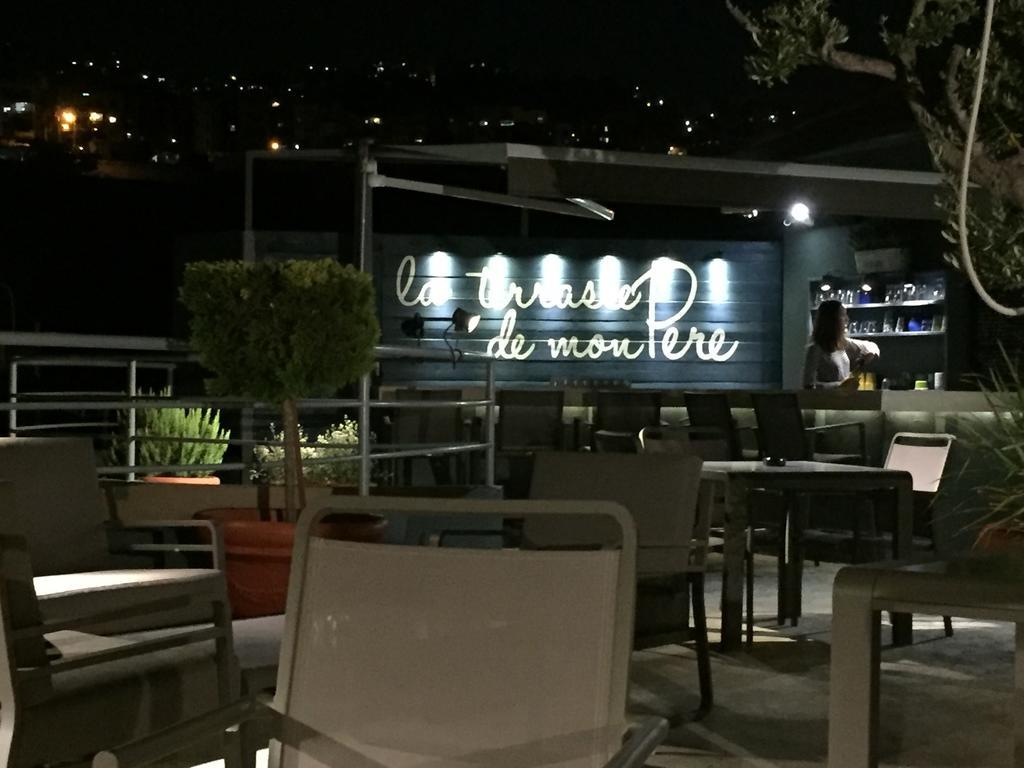 L'Hotel De Mon Pere Byblos Exteriör bild